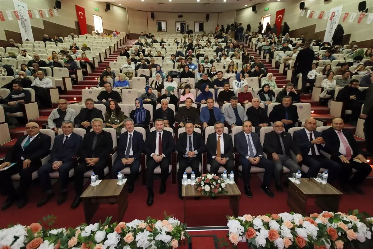 tokat-gaziosmanpasa-universitesinde-turkiye-yuzyili-maarif-modeli-konferansi-gerceklesti-yGUUG9Bb.jpg